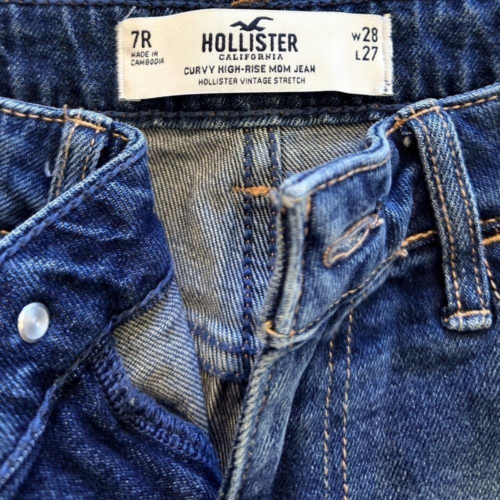 Hollister Curvy High-Rise Blue Jeans - Picture 3 of 4